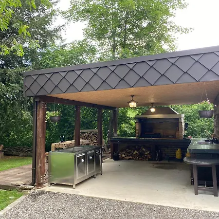 Park Ravne 빌라 Ravne na Koroskem